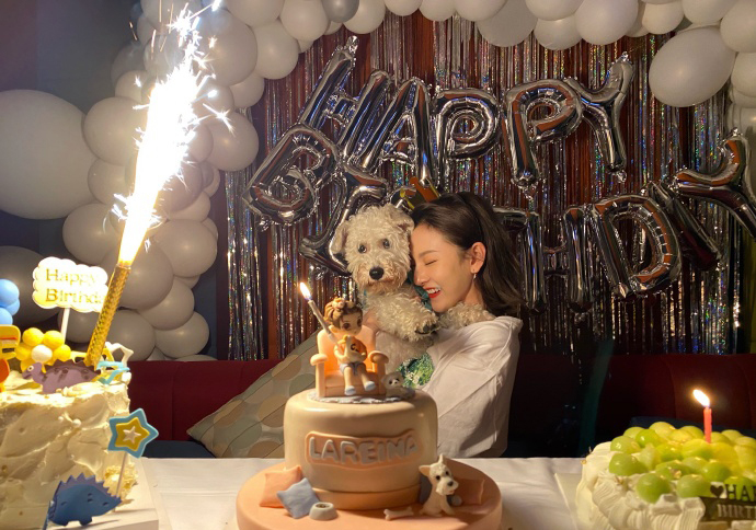 娱乐圈等着长大的宋祖儿 庆祝22岁生日 越长大越让吃瓜群众失望?