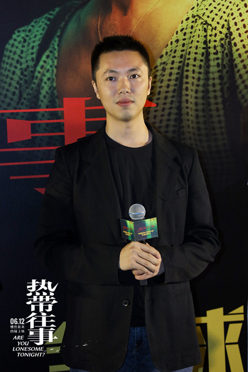 导演温仕培认真听取观影反馈_副本.jpg