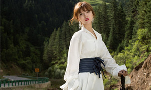 阿兰《好热好热》：人声与AI的跨次元结合