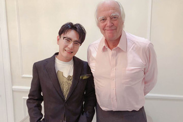 世界级金曲阵容 Tim Rice为张信哲英文新歌助阵写词 