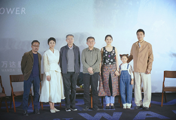 《白塔之光》北影节首映 主演南吉笑称与辛柏青共舞“脚步慌乱”